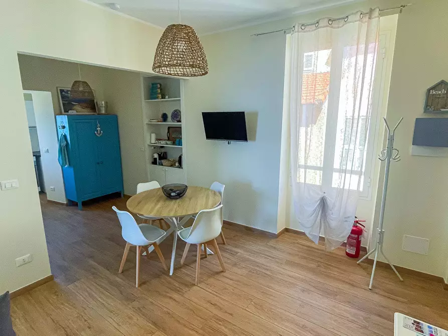 Immagine 4 di Casa trifamiliare in vendita  in Via della Pace, 33 a Ventimiglia