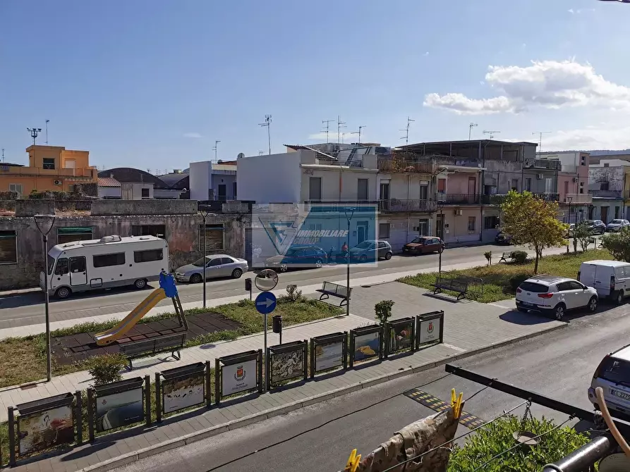 Immagine 13 di Casa trifamiliare in vendita  in VIA TOMMASO EDISON 37 a Buccheri