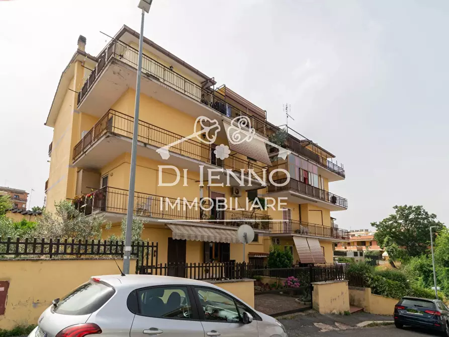 Immagine 25 di Casa trifamiliare in vendita  in Via Castenedolo a Roma