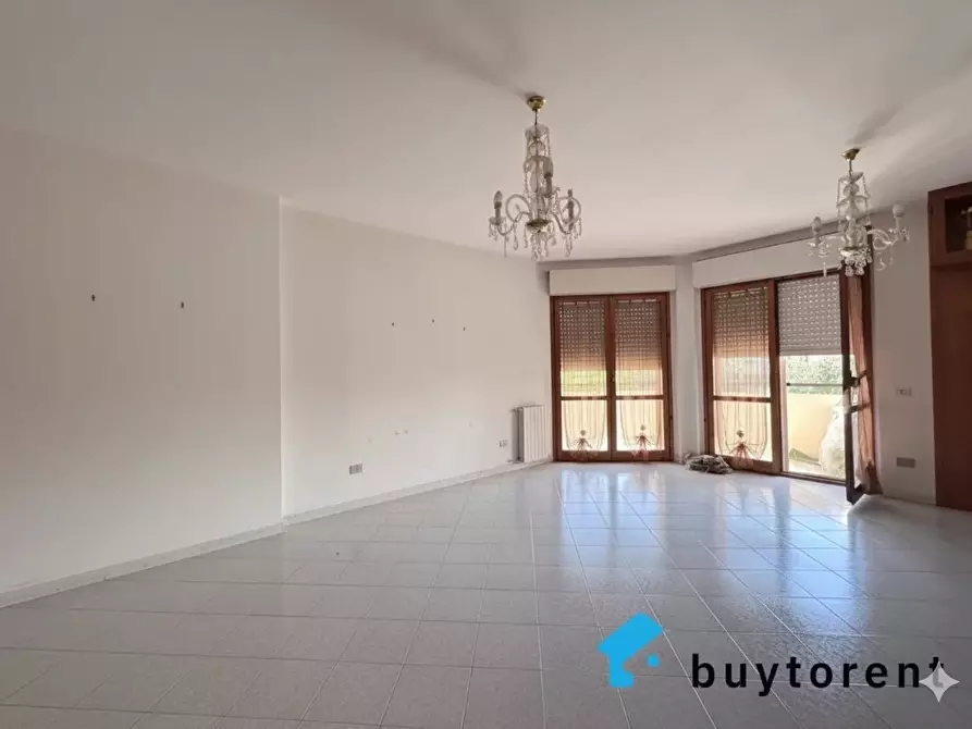 Immagine 3 di Casa trifamiliare in vendita  in Via Monsignor Cogoni, 1 a Oristano