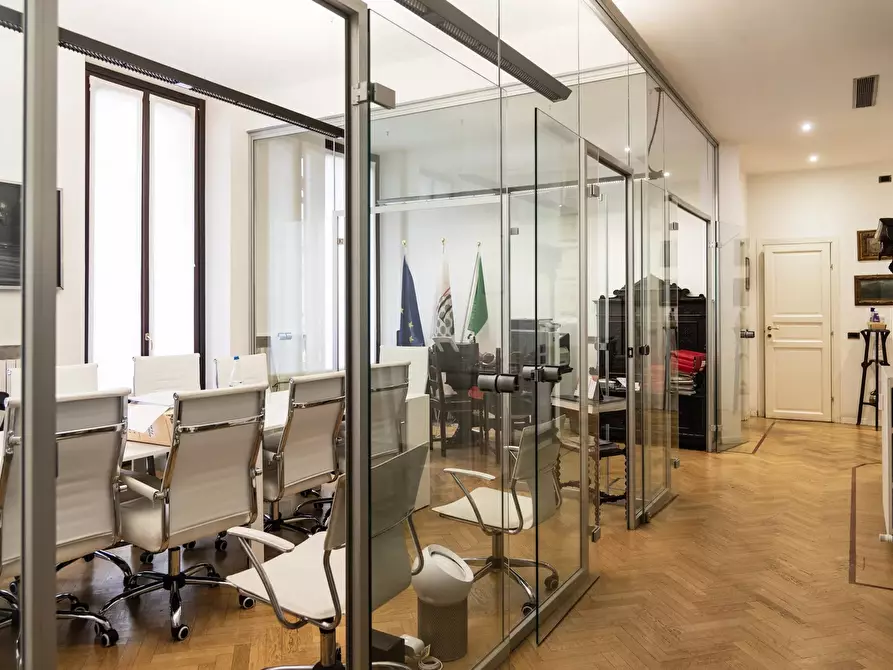 Immagine 13 di Castello in affitto  in Via Spadari a Milano