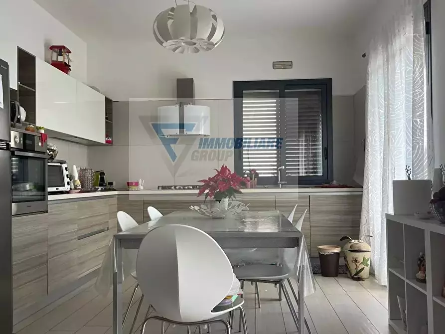 Immagine 3 di Casa trifamiliare in vendita  in Via delle Orchidee a Floridia