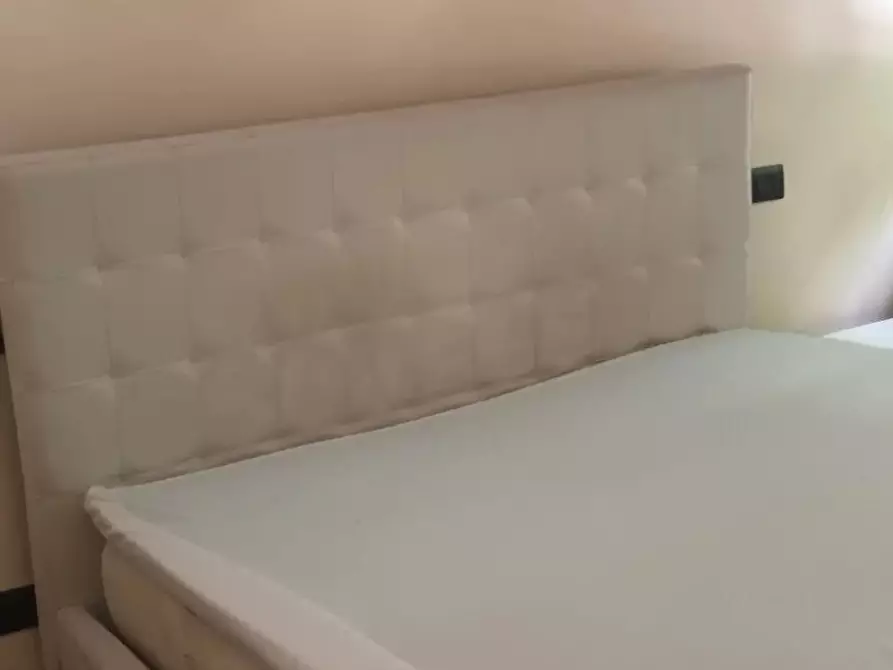 Immagine 9 di Casa trifamiliare in vendita  a Milano