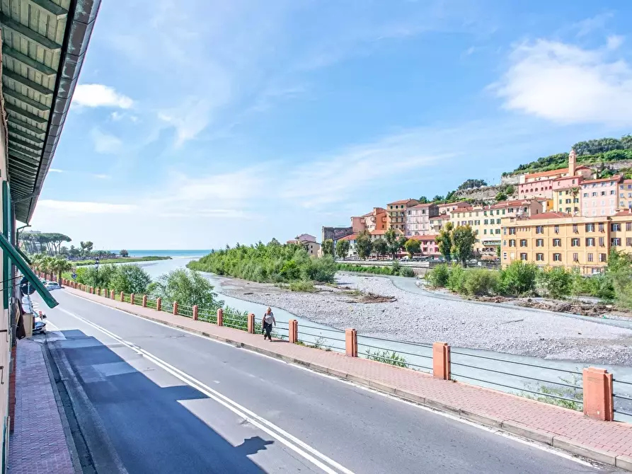 Immagine 2 di Casa trifamiliare in vendita  a Ventimiglia