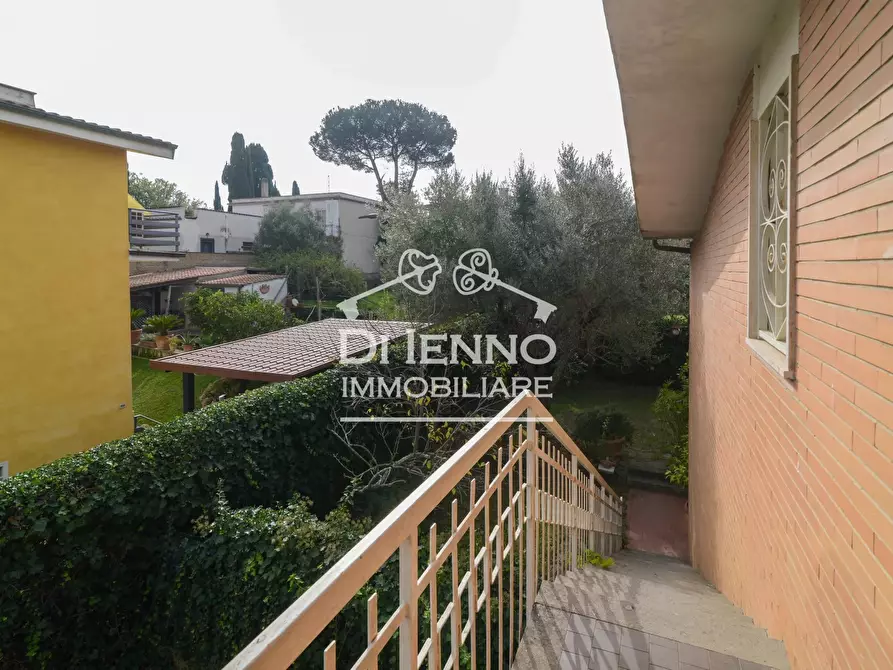 Immagine 5 di Casa trifamiliare in vendita  a Roma