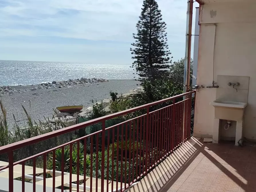 Immagine 25 di Casa trifamiliare in vendita  in Via Nazionale 11  Vill. S. Margherita a Messina