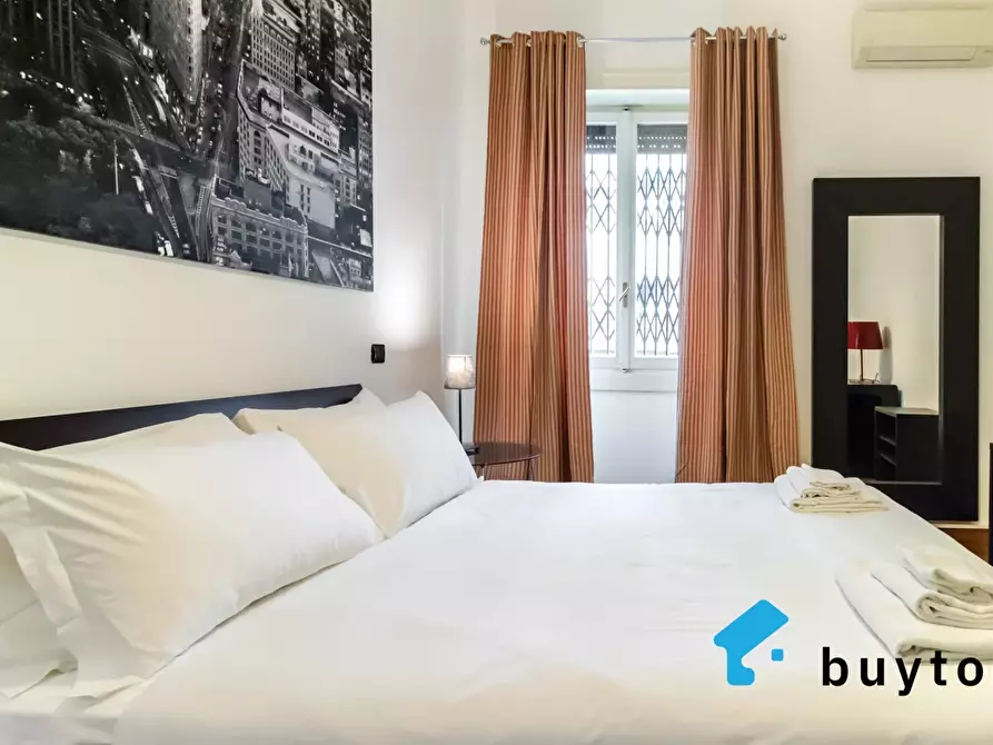 Immagine 13 di Casa trifamiliare in vendita  in Corso Cristoforo Colombo, 1 a Milano