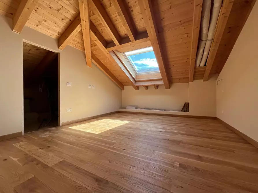 Immagine 16 di Casa trifamiliare in vendita  in Via Duchessa Canevaro a Avegno