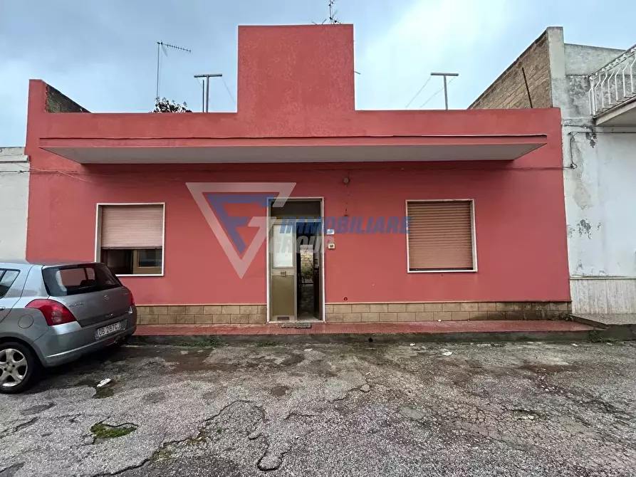 Immagine 1 di Casa trifamiliare in vendita  in via delle camelie a Siracusa