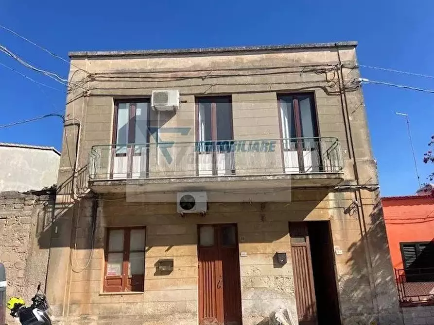 Immagine 2 di Casa trifamiliare in vendita  in Via Siracusa a Siracusa