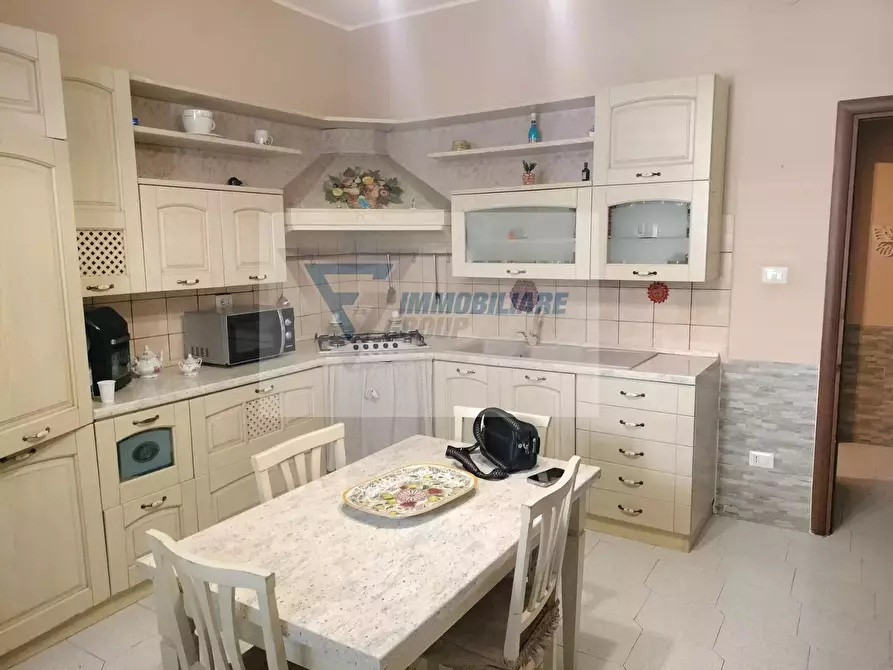 Immagine 1 di Casa trifamiliare in vendita  in Via Firenze a Buccheri