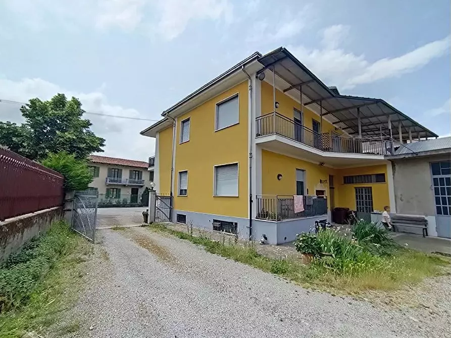 Immagine 25 di Casa trifamiliare in vendita  a Dogliani