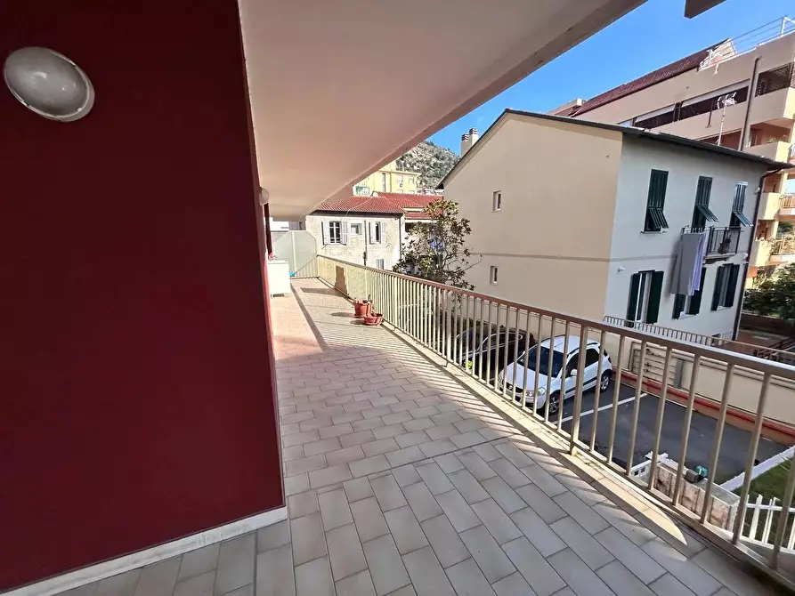 Immagine 9 di Casa trifamiliare in affitto  a Ventimiglia