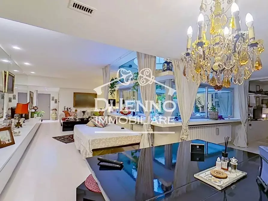 Immagine 9 di Casa trifamiliare in vendita  in Via dei Colli della Farnesina a Roma