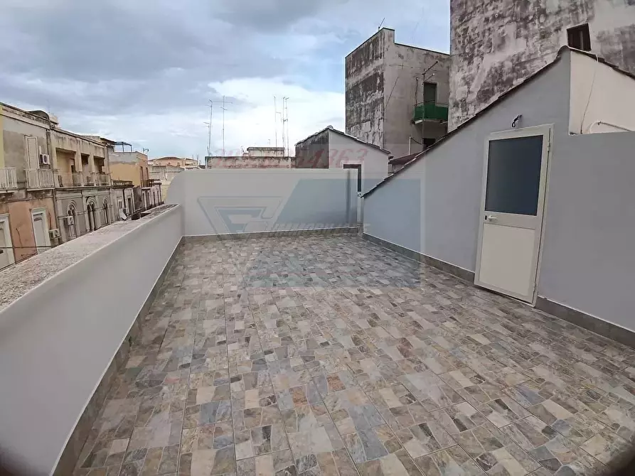 Immagine 18 di Casa trifamiliare in vendita  a Siracusa