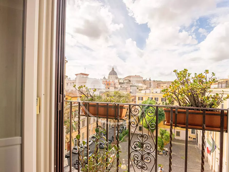 Immagine 1 di Casa trifamiliare in affitto  in Via dei Tre Pupazzi 4 a Roma