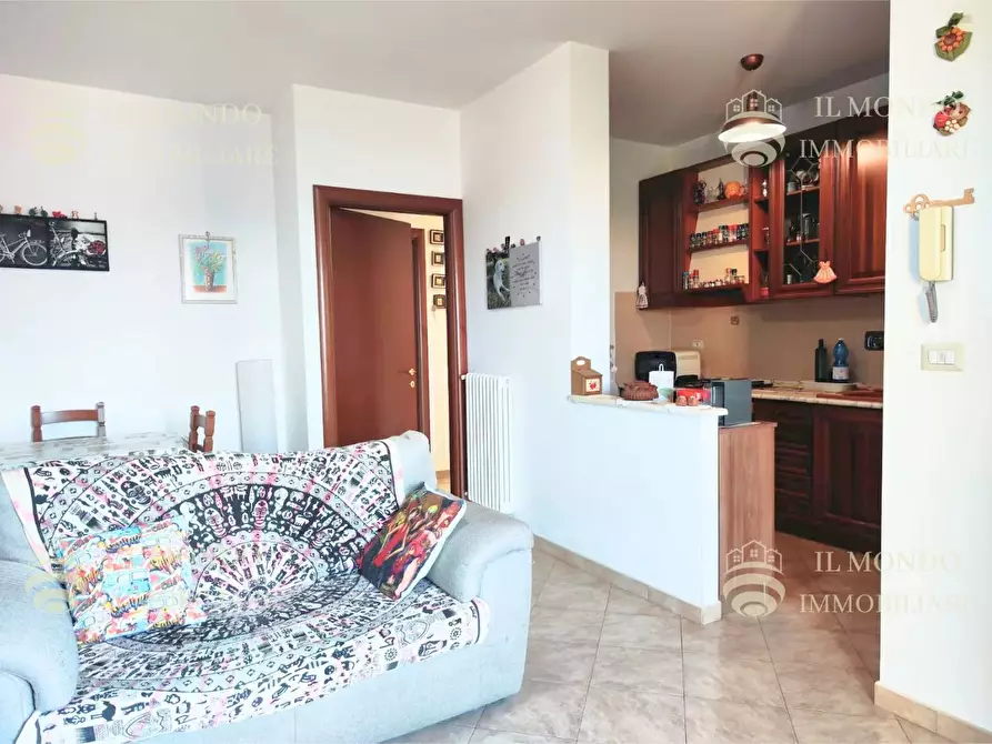 Immagine 10 di Casa trifamiliare in vendita  a Casape