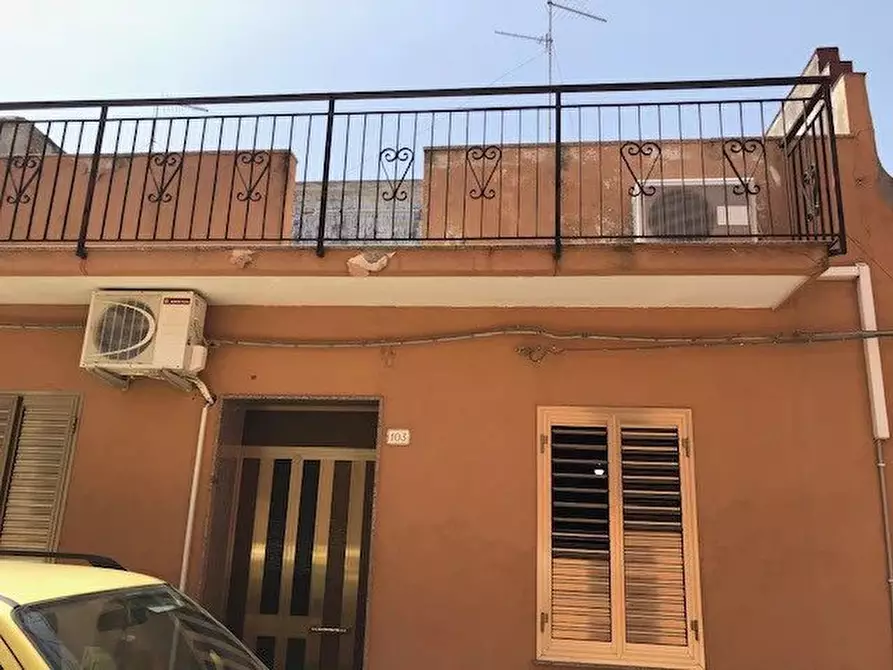 Immagine 1 di Casa trifamiliare in vendita  a Siracusa