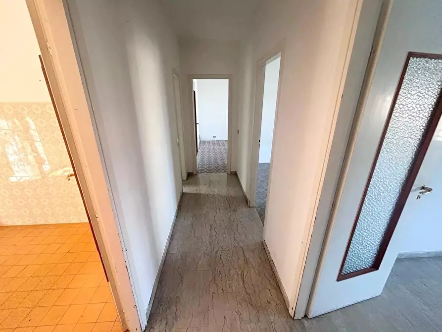 Immagine 8 di Casa trifamiliare in vendita  a Ventimiglia