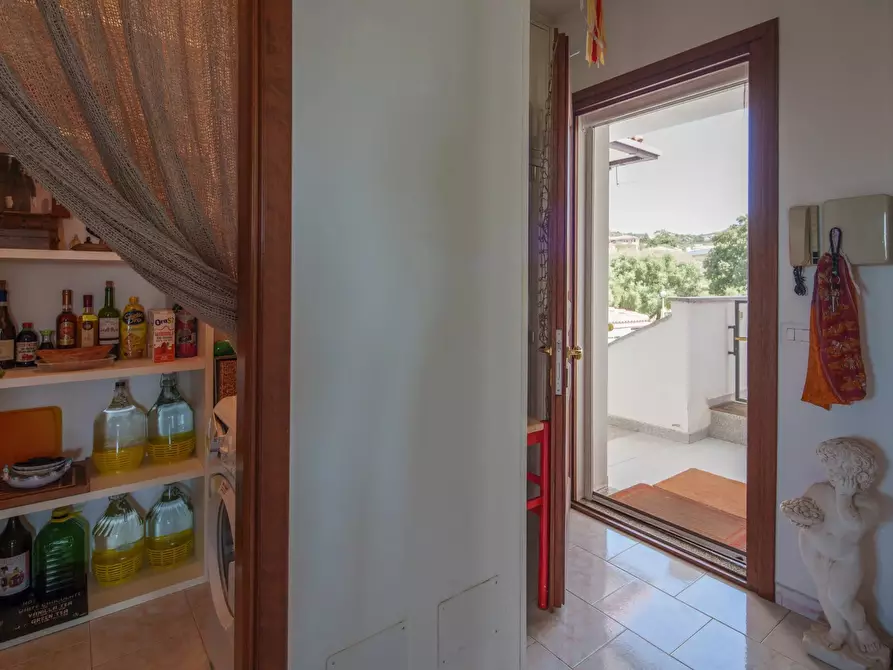 Immagine 22 di Casa trifamiliare in vendita  in Via Brancaleoni Delfina a Arzachena