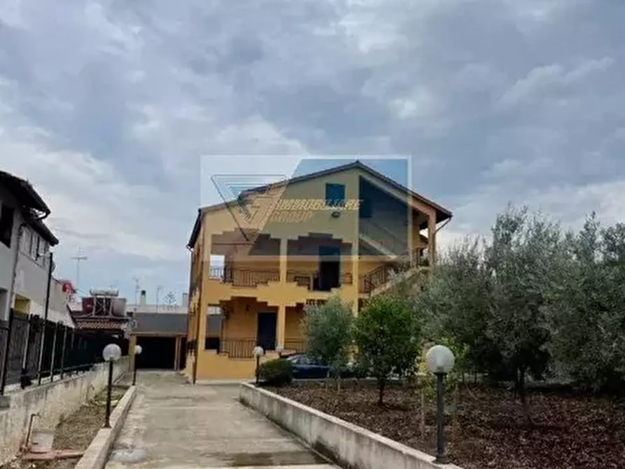 Immagine 2 di Casa trifamiliare in vendita  in Via Brancati a Buccheri