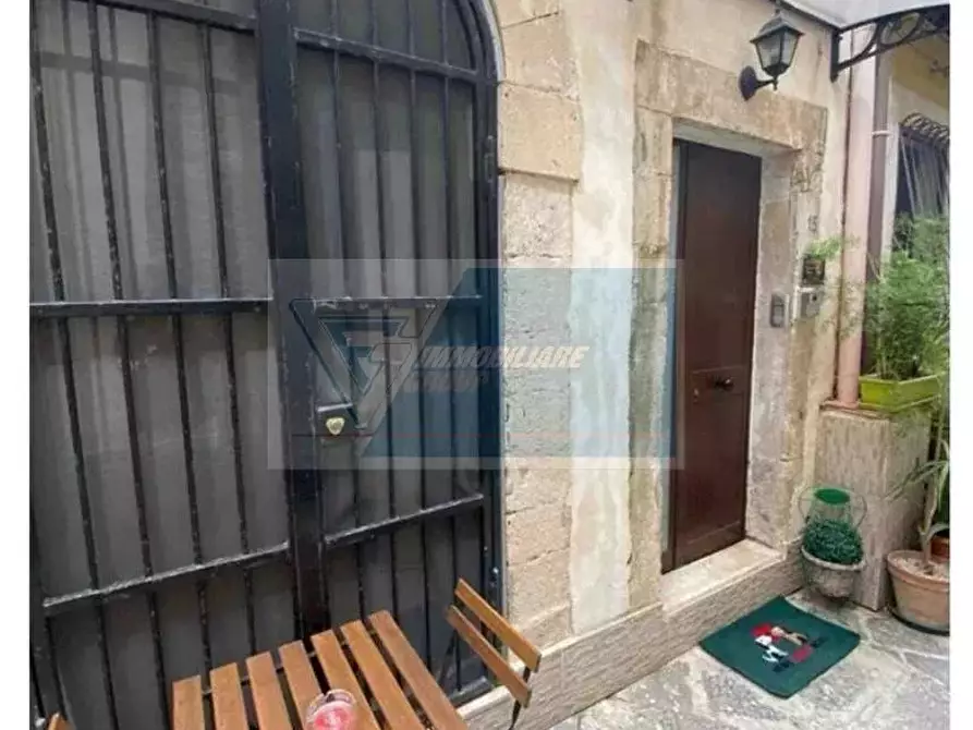 Immagine 1 di Monolocale in vendita  in Via Resalibera a Siracusa