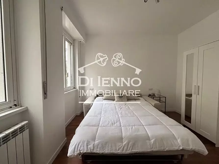 Immagine 19 di Casa trifamiliare in vendita  in Via del Trullo a Roma