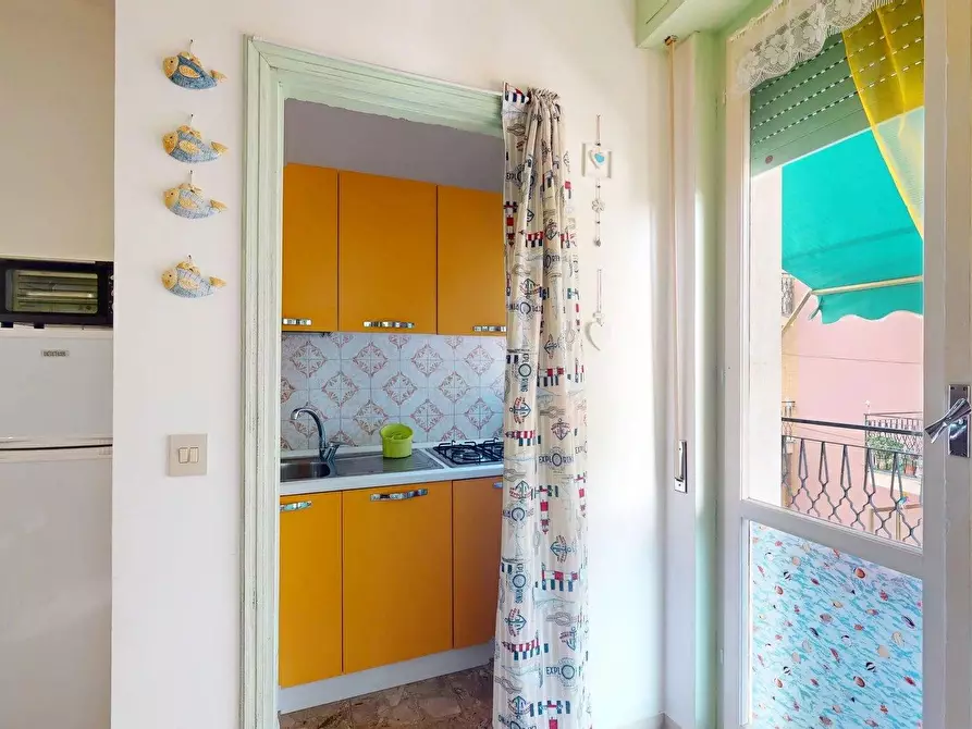 Immagine 8 di Casa trifamiliare in vendita  in Corso Leonardo da Vinci 6 a Borghetto Santo Spirito