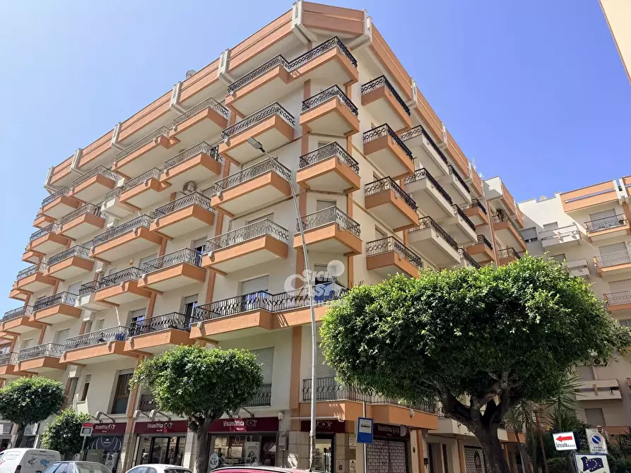 Immagine 3 di Casa trifamiliare in vendita  in Via Mazzini, 166 a Marsala
