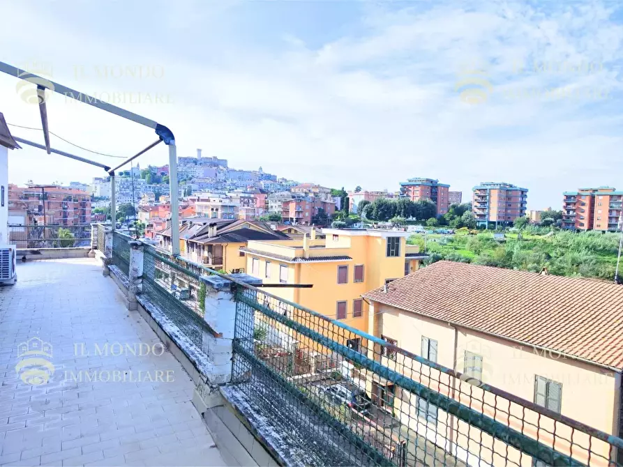 Immagine 30 di Casa trifamiliare in vendita  in Viale Rieti a Palombara Sabina