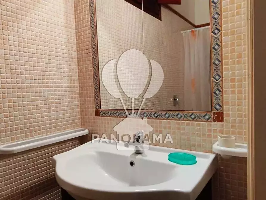 Immagine 21 di Casa trifamiliare in vendita  a Castelvetrano