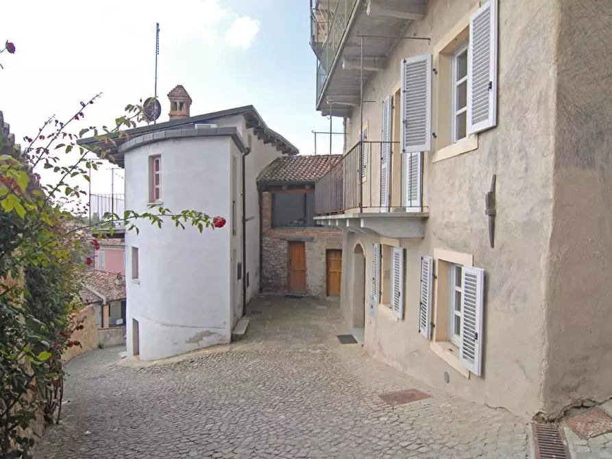 Immagine 20 di Casa trifamiliare in vendita  a Monforte D'alba