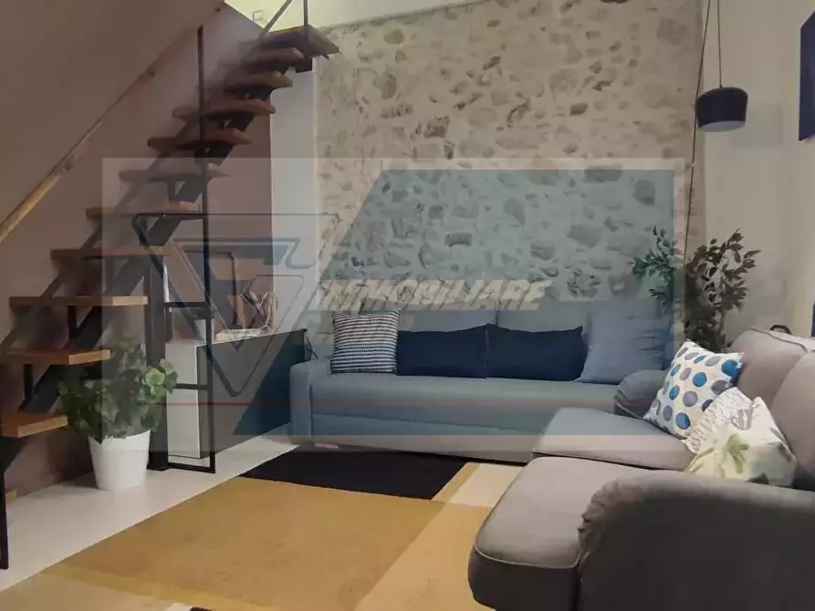 Immagine 2 di Casa trifamiliare in vendita  in Via Cavour a Siracusa