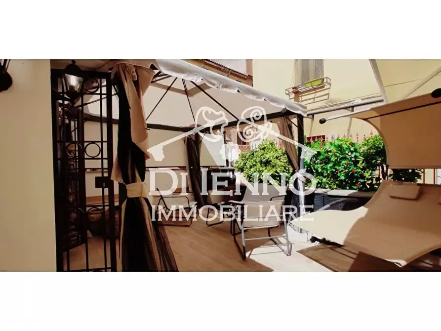 Immagine 4 di Casa trifamiliare in vendita  in Via Napoleone III a Roma