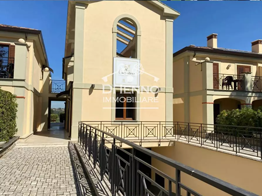 Immagine 13 di Casa trifamiliare in vendita  in Via di Marco Simone, 80 a Guidonia Montecelio