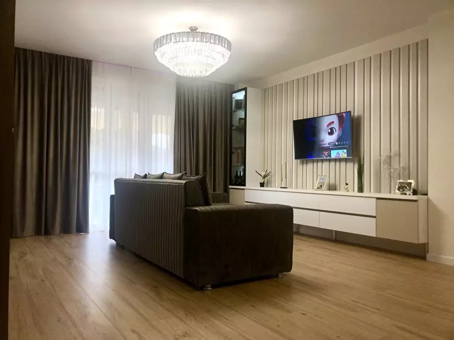 Immagine 2 di Casa trifamiliare in vendita  a Conegliano