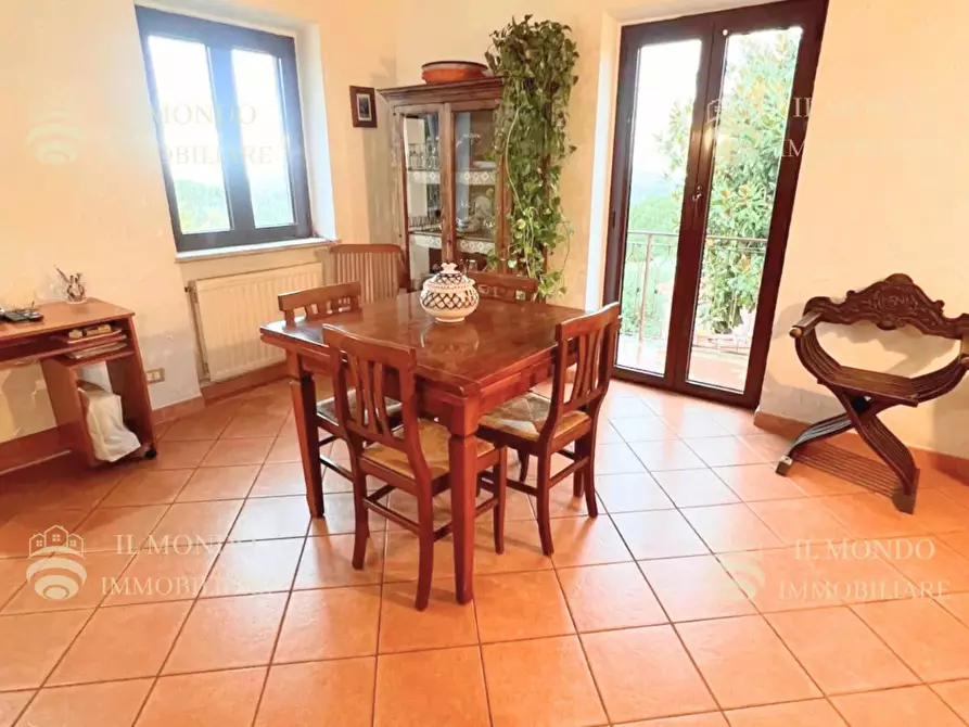 Immagine 10 di Casa trifamiliare in vendita  a Palombara Sabina