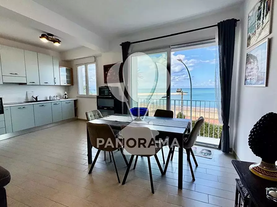 Immagine 1 di Casa trifamiliare in vendita  in Via Palermo, 8 a Balestrate