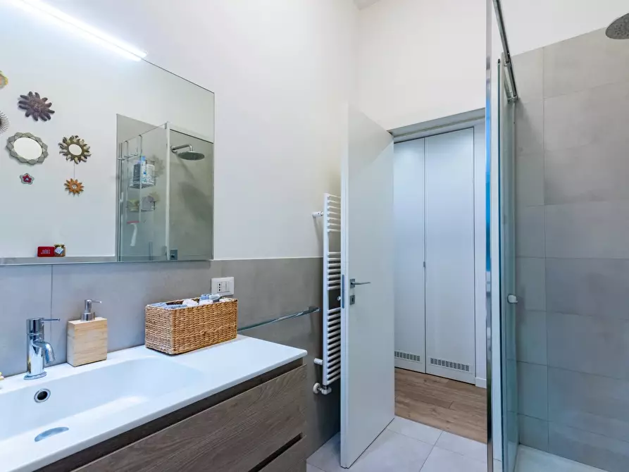 Immagine 10 di Casa trifamiliare in vendita  a Milano