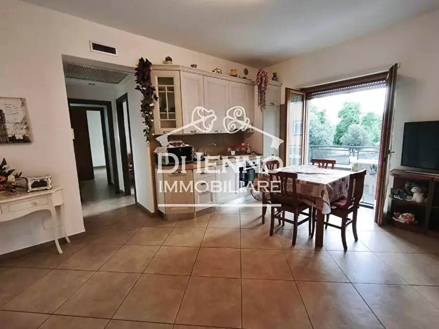 Immagine 9 di Casa trifamiliare in vendita  in Largo Ines Bedeschi a Roma