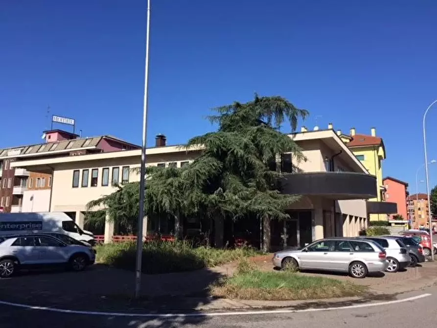 Immagine 5 di Attico in vendita  a Bernate Ticino