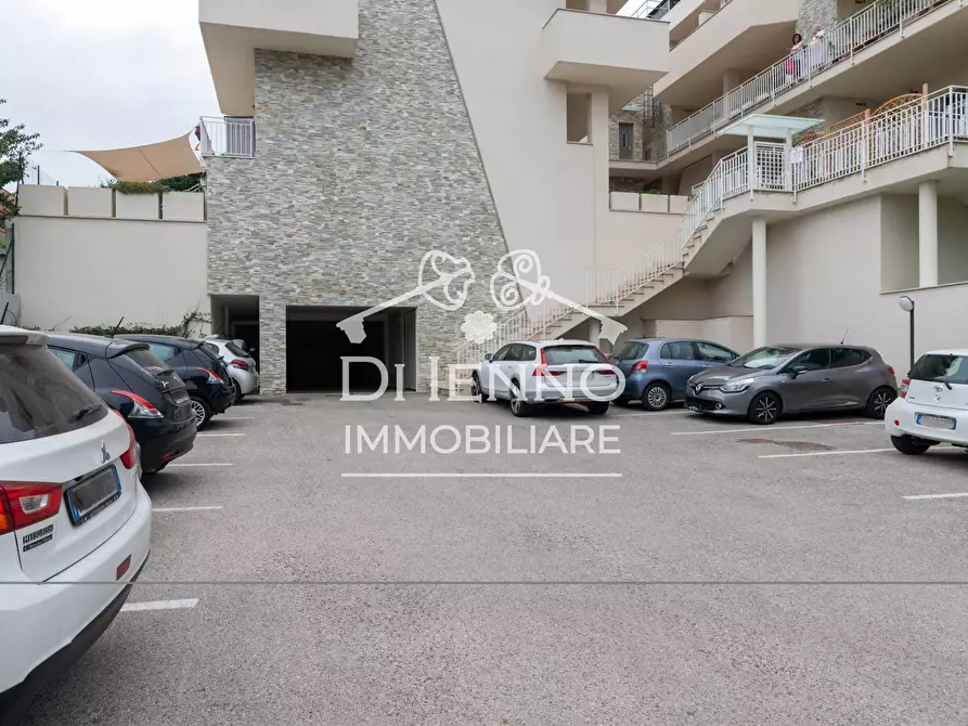 Immagine 12 di Appartamento in vendita  a Roma