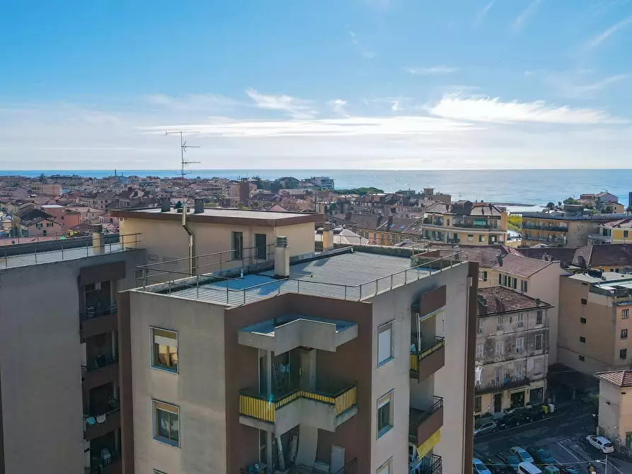 Immagine 41 di Casa trifamiliare in vendita  a Ventimiglia