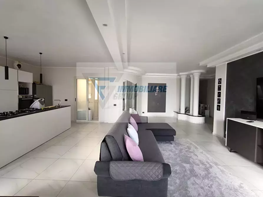 Immagine 9 di Casa trifamiliare in vendita  in Via Ippolito Nievo a Siracusa