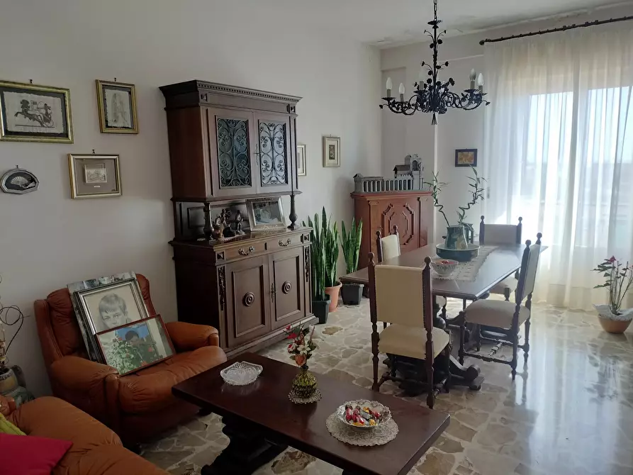 Immagine 1 di Casa trifamiliare in vendita  in Viale Dei Comuni a Siracusa