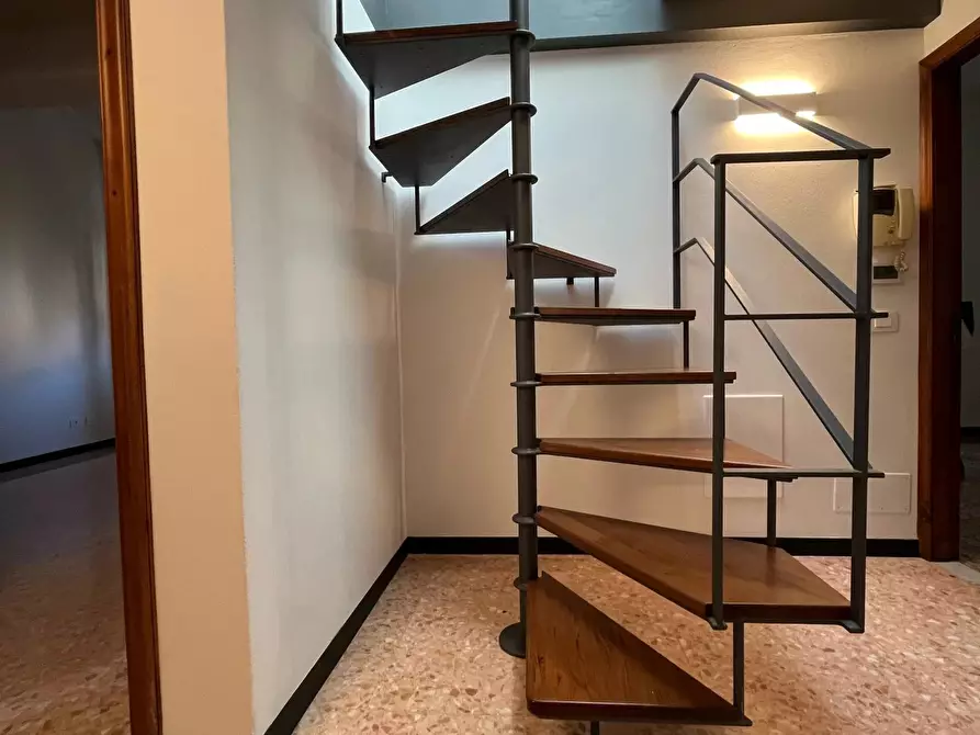 Immagine 5 di Castello in affitto  in Via Sant'Antonio a Chiavari