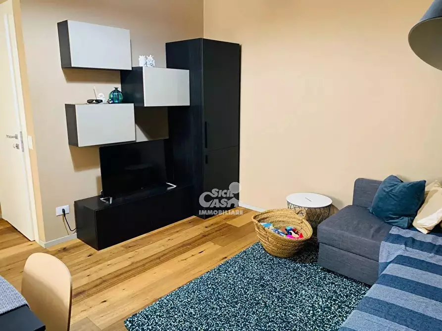 Immagine 1 di Casa trifamiliare in affitto  a Marsala