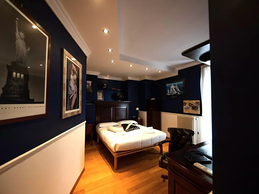 Immagine 8 di Casa trifamiliare in vendita  in Vico XX Vittorio Emanuele.19 a Bari