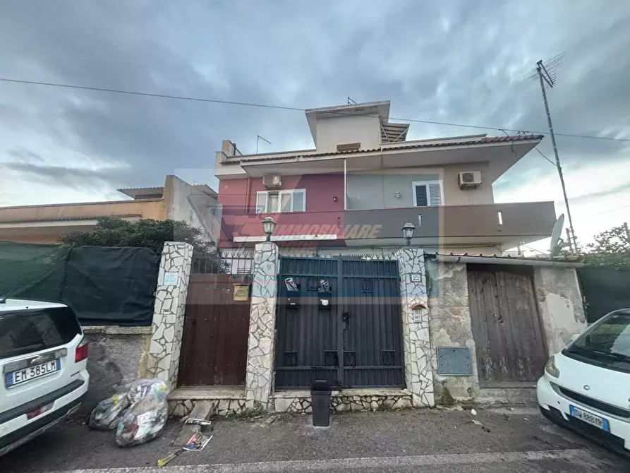 Immagine 1 di Casa trifamiliare in vendita  in Via Monti Nebrodi a Siracusa