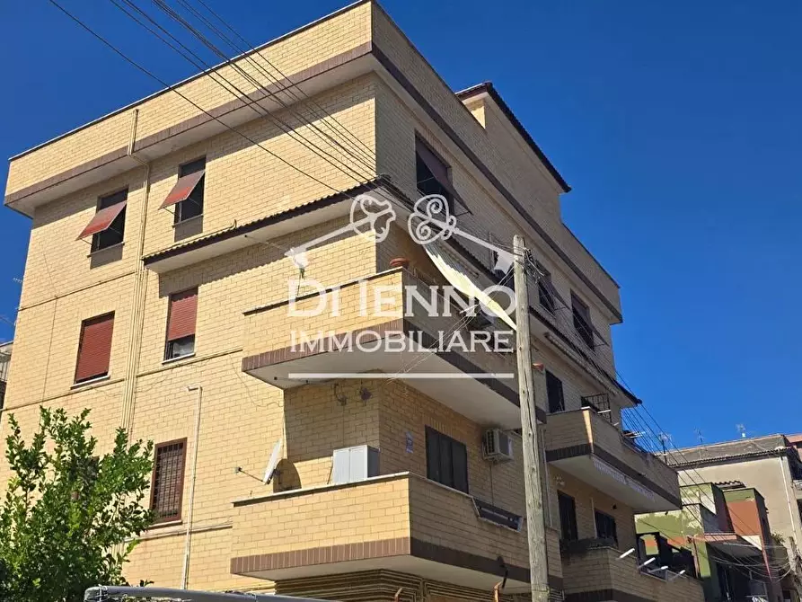 Immagine 6 di Casa trifamiliare in vendita  in Via Bernardo Minozzi a Roma